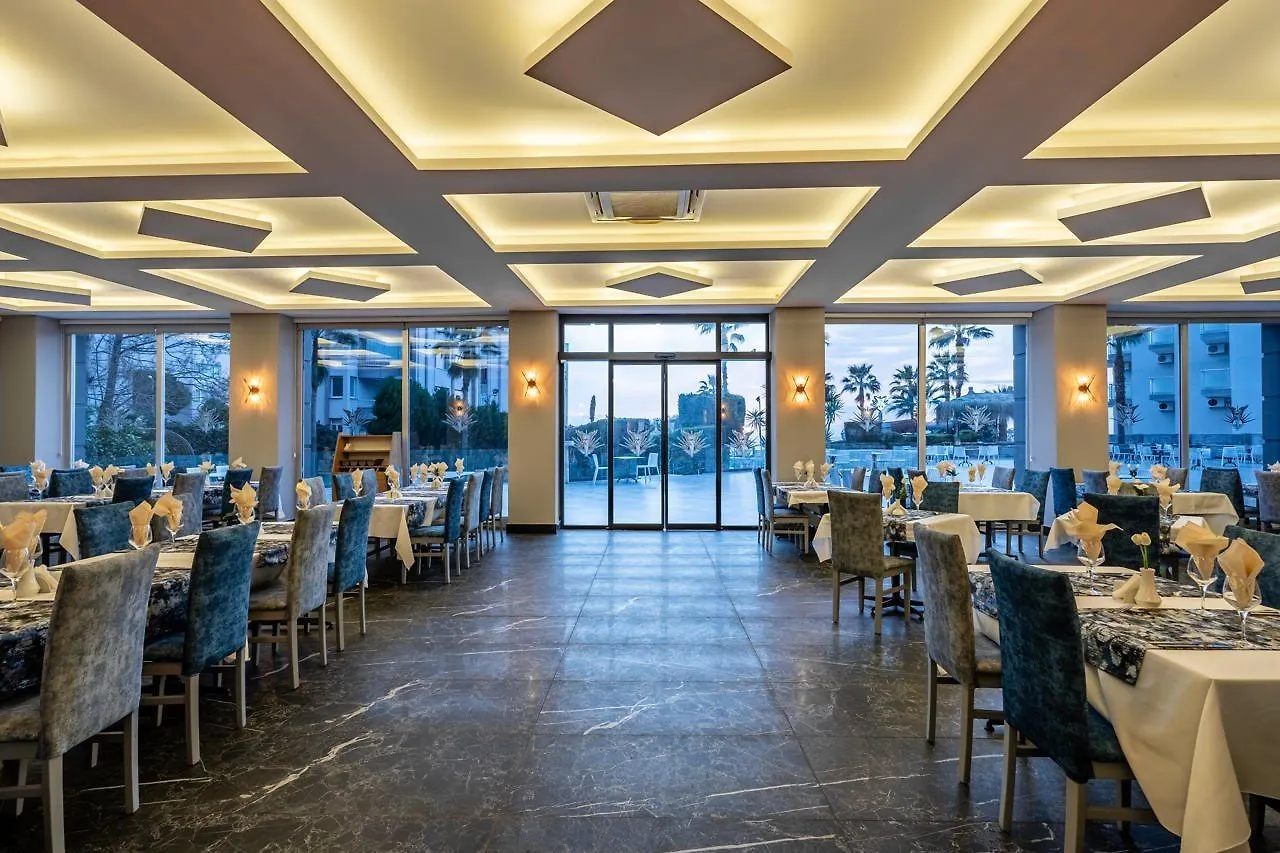 Royal Palace Kusadasi Hotel